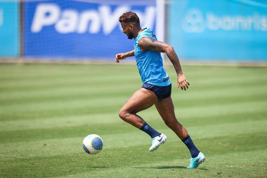 Reinaldo pode deixar o Gr&ecirc;mio ao final do ano