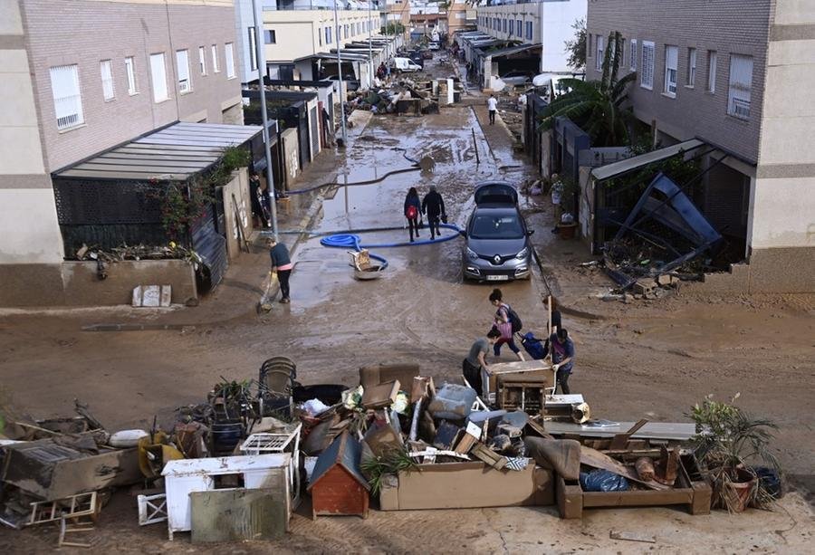 Enchentes devastaram ruas e casas na Regi&atilde;o de Valencia, na Espanha