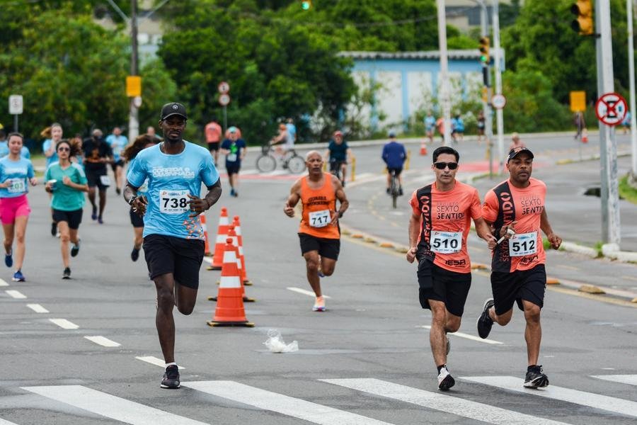 Corrida e caminhada ocorreram na manh&atilde; deste domingo na Capital