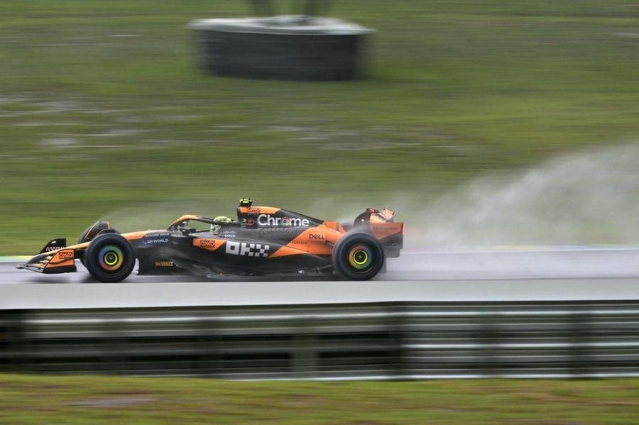 Brit&acirc;nico colocou McLaren na frente