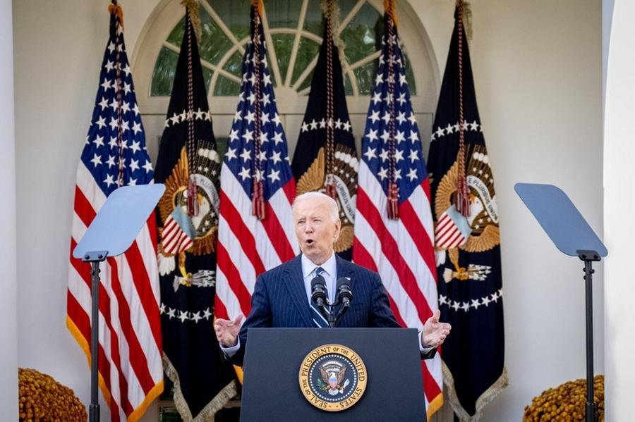 "Temos que aceitar a escolha que o pa&iacute;s fez", declarou Biden
