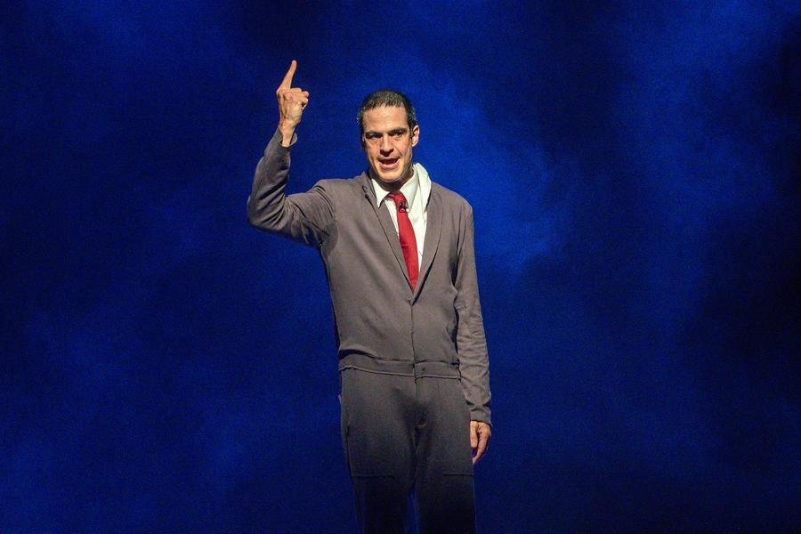 Mateus Solano estreou no teatro 2003