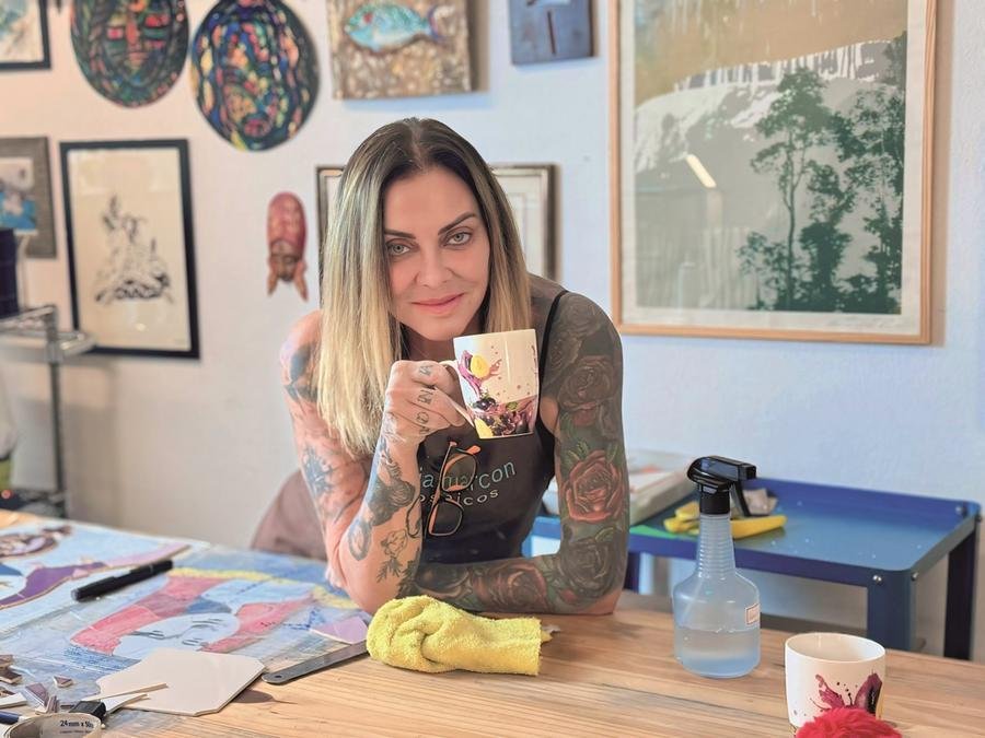 A artista pl&aacute;stica Silvia Marcon lan&ccedil;a livro e exposi&ccedil;&atilde;o