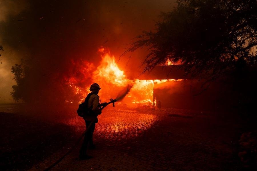 Mais de 14 mil residentes receberam ordens ou alertas de evacua&ccedil;&atilde;o