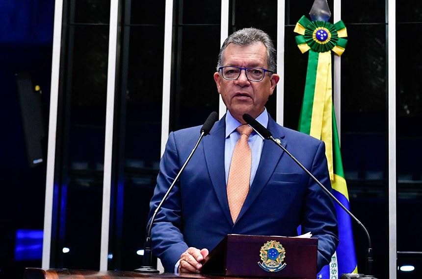 Senador La&eacute;rcio Oliveira passar&aacute; dez dias nos Estados Unidos