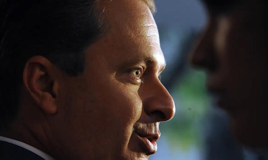 Acidente que matou Eduardo Campos atingiu 13 im&oacute;veis no bairro do Boqueir&atilde;o, em Santos