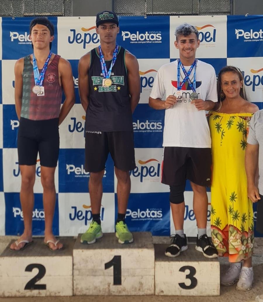 No &uacute;ltimo final de semana,  atletas do Remar Para o Futuro subiram no p&oacute;dio em Pelotas