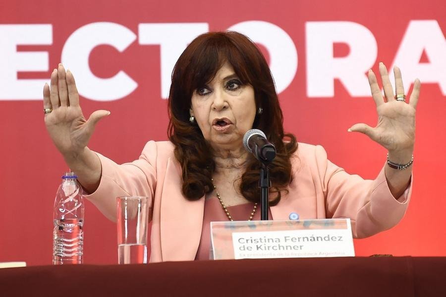 Kirchner &eacute; condenada na Argentina