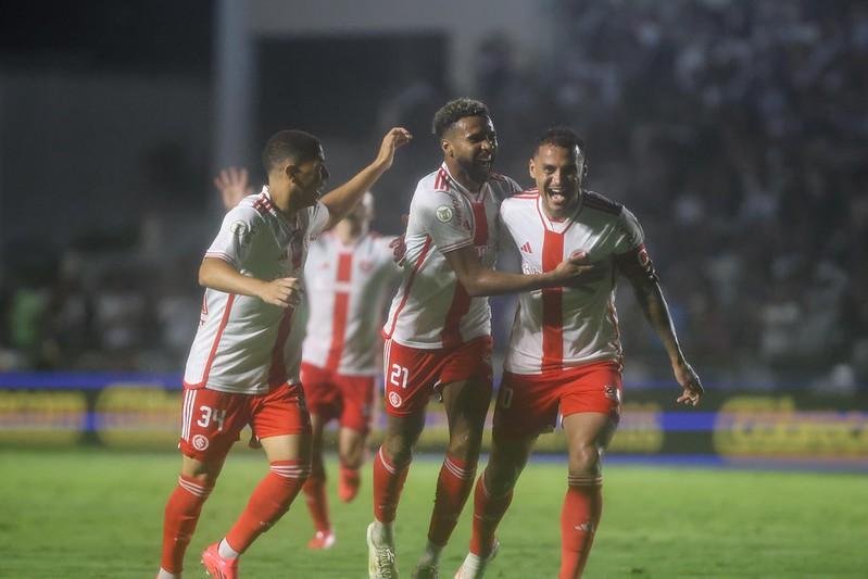 Inter vence o Vasco por 1 a 0 e aumenta a sua sequ&ecirc;ncia invicta para 15 jogos
