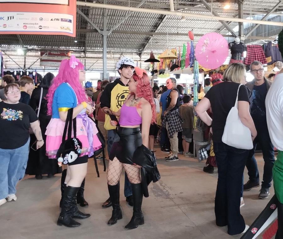 Destaque para o grande n&uacute;mero de &ldquo;cosplay&rdquo; entre os visitantes