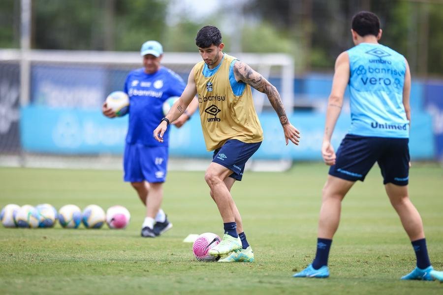 Villasanti volta ao time do Gr&ecirc;mio contra o Cruzeiro