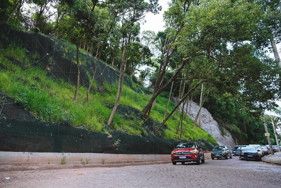 Moradores doaram o projeto, e a prefeitura implantou a estrutura de conten&ccedil;&atilde;o