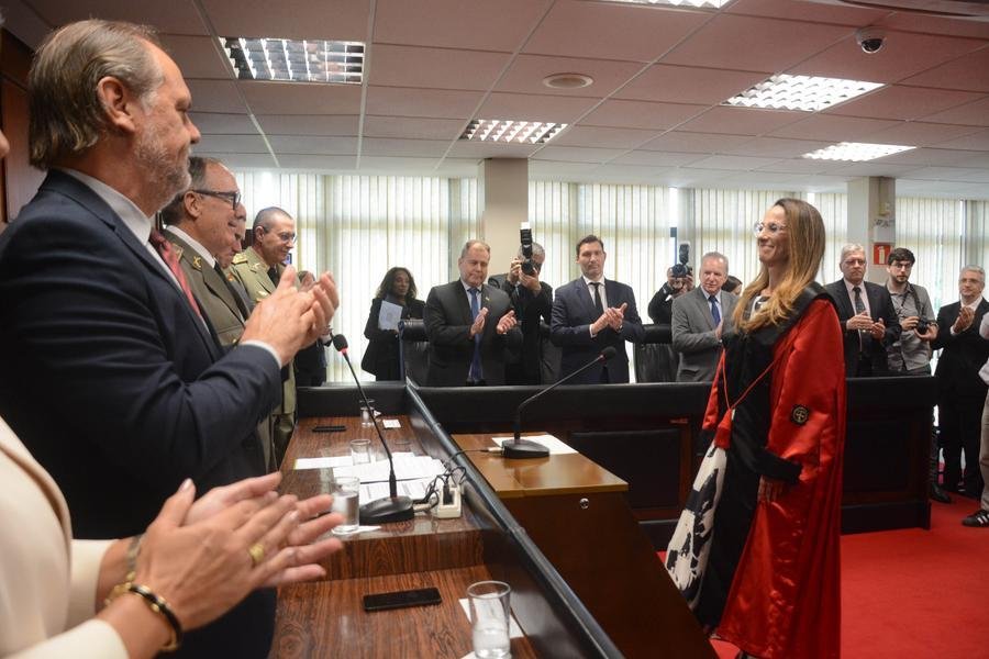 Ato de posse contou com a presen&ccedil;a do desembargador presidente do Tribunal de Justi&ccedil;a do estado, Alberto Delgado Neto.