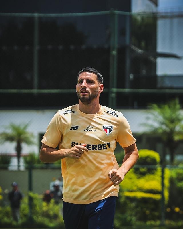 Calleri &eacute; desfalque do time do S&atilde;o Paulo contra o Gr&ecirc;mio