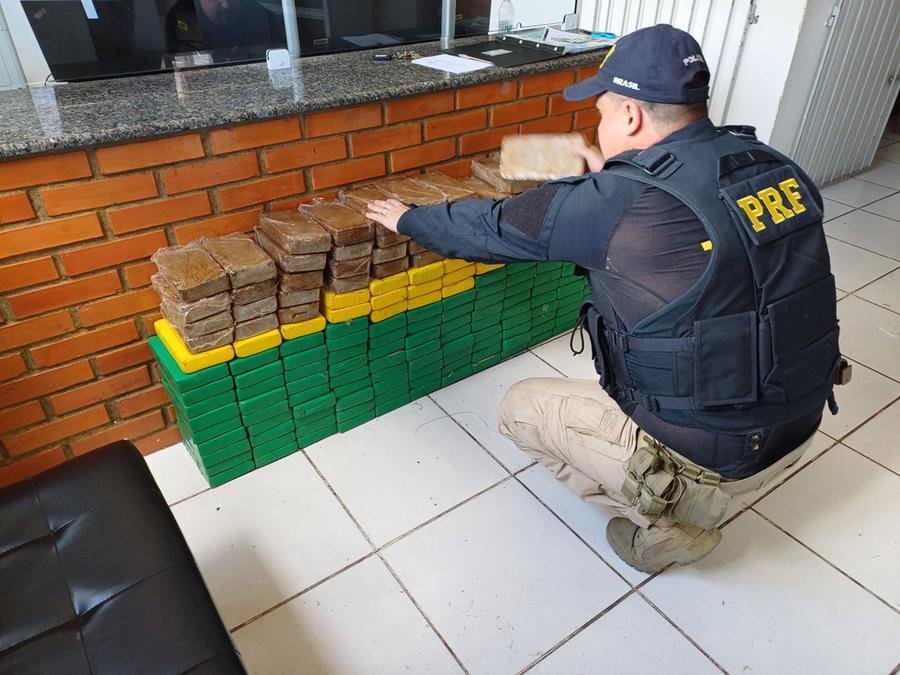 Droga estava escondida dentro de uma geladeira que era transportada de Uruguaiana para Ros&aacute;rio do Sul