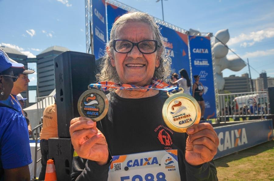 Maria Celeste Moreira, de 77 anos, ganhou o primeiro lugar da sua categoria, na corrida de 5km