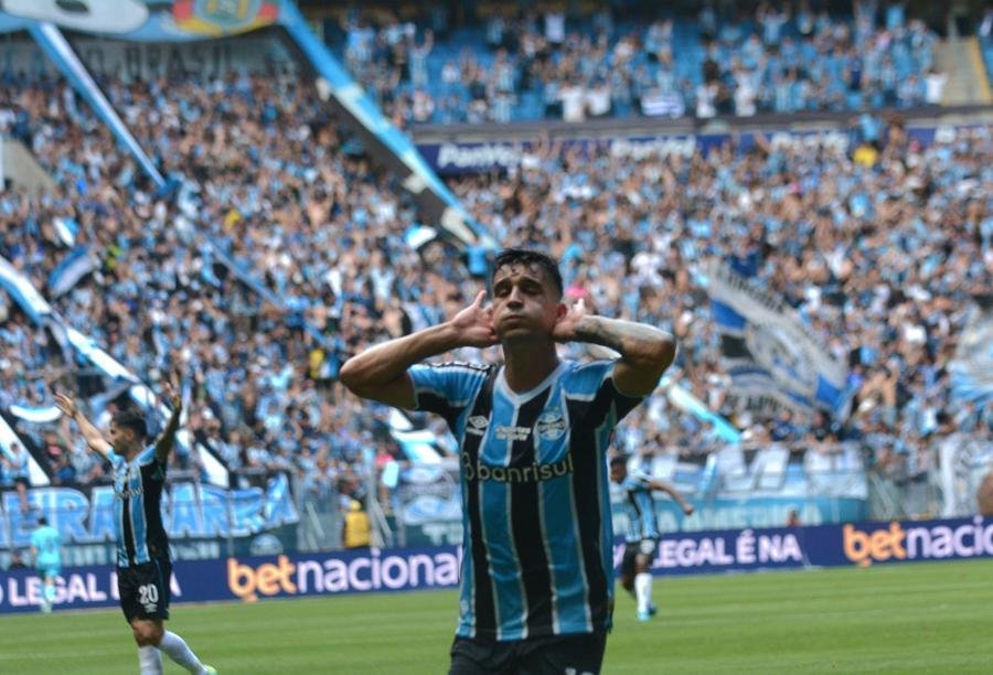 O Gr&ecirc;mio tirou da cartola um futebol escondido durante quase toda a temporada