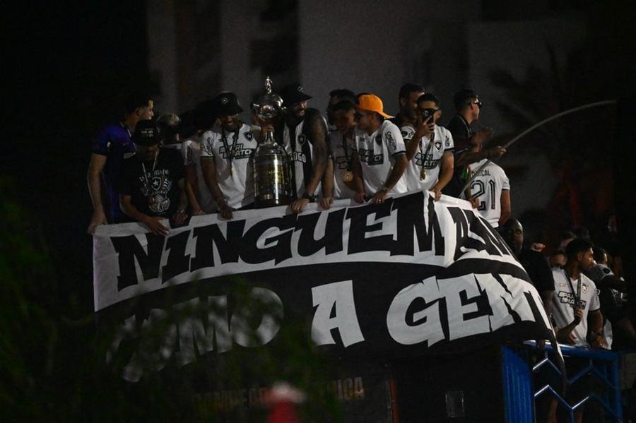 Al&eacute;m da Libertadores, o Botafogo est&aacute; muito perto de conquistar o Campeonato Brasileiro