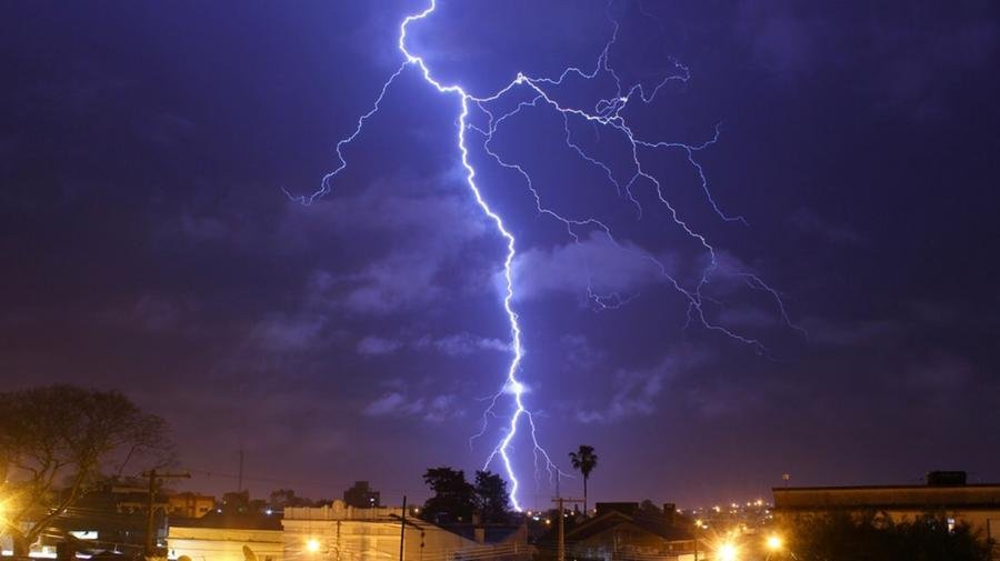 RS registra mais de 230 mil raios durante o temporal