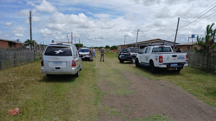 Duplo homic&iacute;dios mobiliza autoridades policiais na praia de Magist&eacute;rio, em Balne&aacute;rio Pinhal