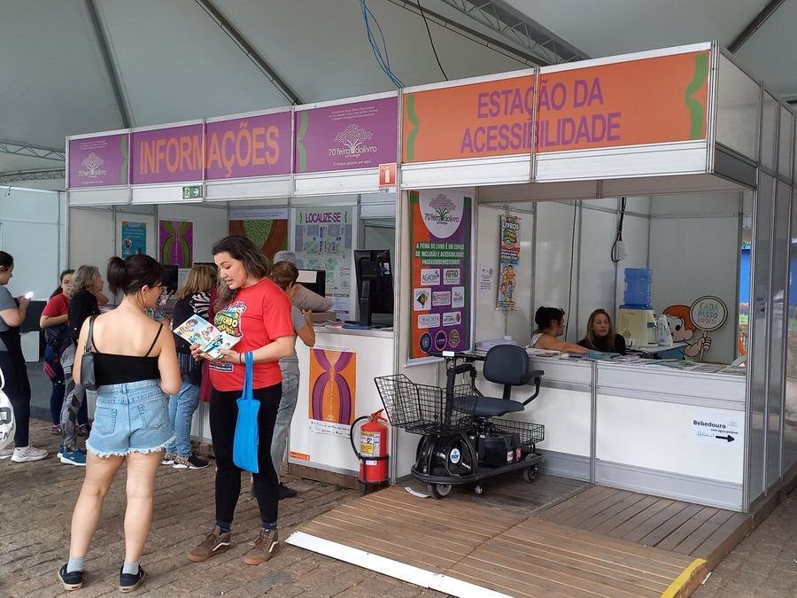 Esta&ccedil;&atilde;o da Acessibilidade, localizado no centro da Feira, ao lado do guich&ecirc; de informa&ccedil;&otilde;es