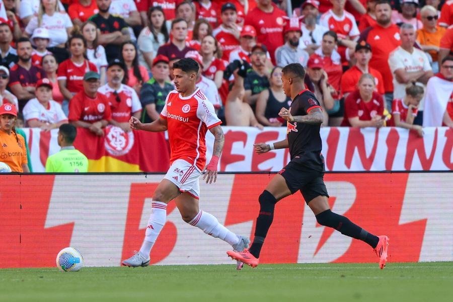 R&ocirc;mulo volta a ser titular do Inter contra o Botafogo, nesta quarta-feira