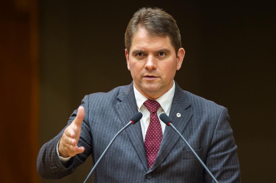 Vereador M&aacute;rcio Bins Ely quer se tornar presidente municipal do PDT em Porto Alegre