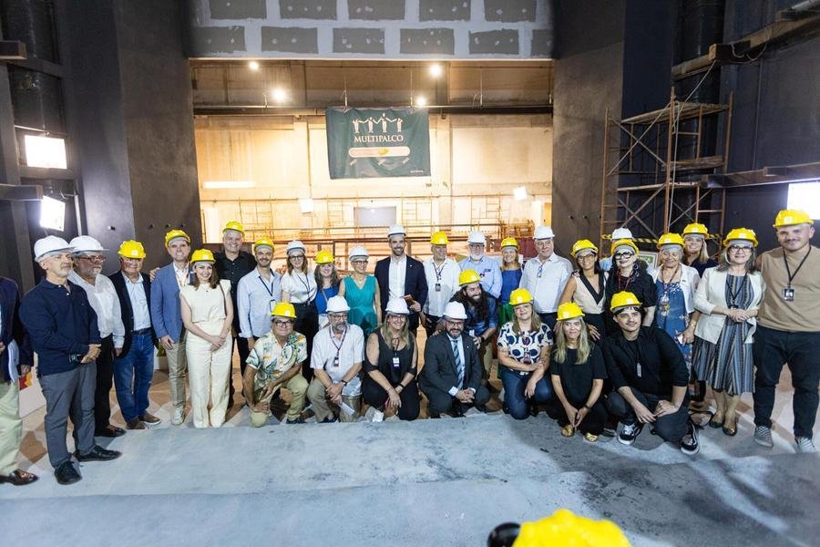 Governador Eduardo Leite anuncia conclus&atilde;o do Teatro Italiano do Multipalco do Theatro S&atilde;o Pedro para 27 de mar&ccedil;o de 2025