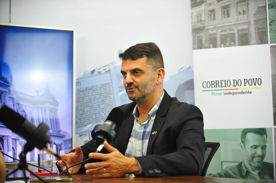 Marcelo Maranata (PDT) foi reeleito para comandar Gua&iacute;ba