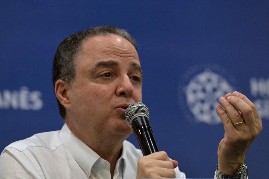 Kalil durante coletiva para explicar condi&ccedil;&atilde;o do presidente Lula