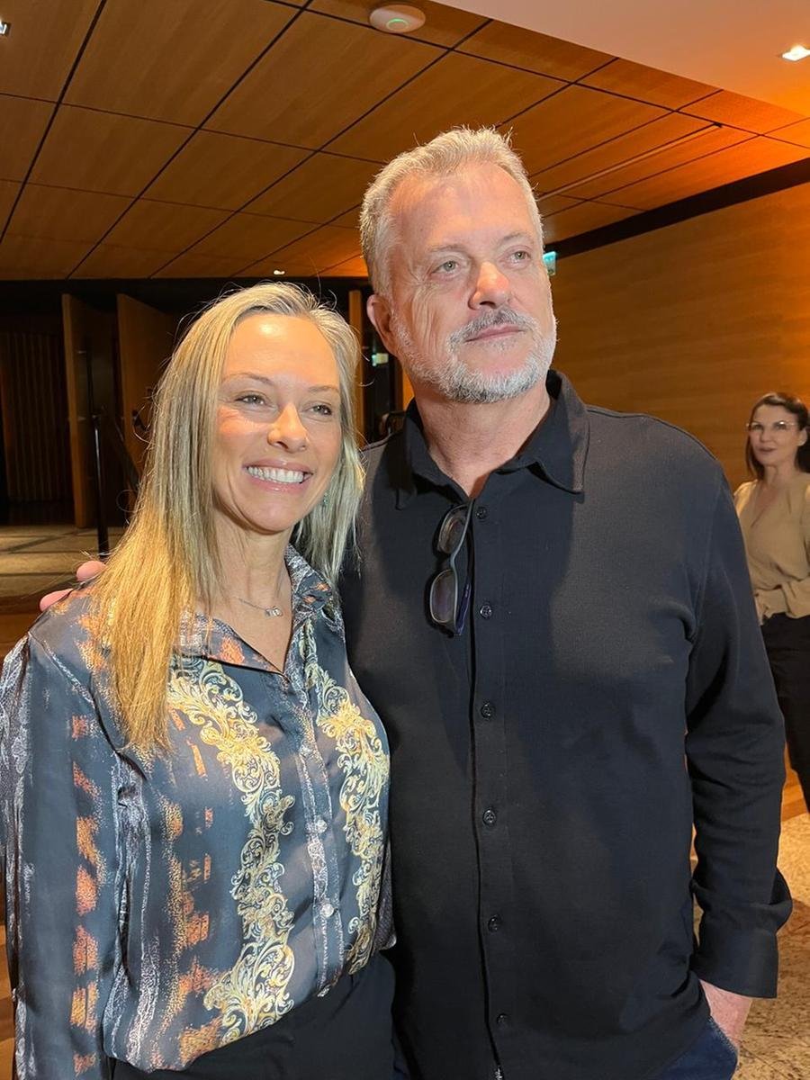 L&uacute; e Artur Bing estar&atilde;o na primeira fila da apresenta&ccedil;&atilde;o de Gustavo Bing no dia 14 no Bourbon Country