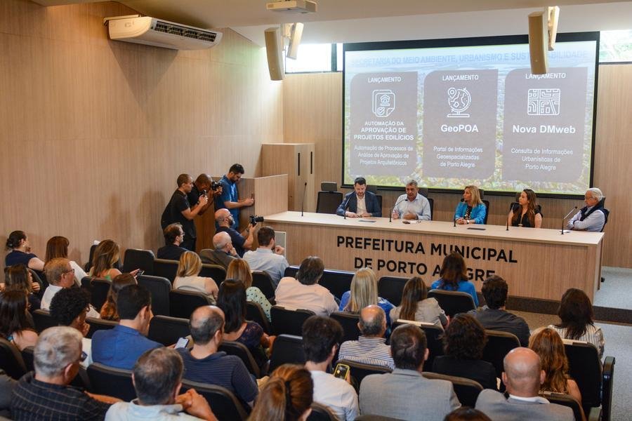 Prefeitura apresenta sistemas para desburocratizar planejamento urbano