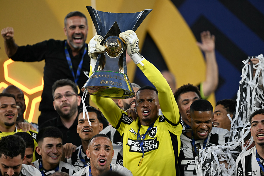 Arthur Jorge, treinador do Botafogo, n&atilde;o tem situa&ccedil;&atilde;o definida para 2025