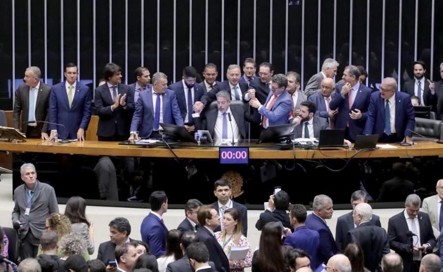 An&aacute;lise seguir&aacute; nesta quarta