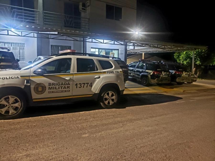 Pris&atilde;o em flagrante foi decretada ap&oacute;s criminoso cometer dois roubos consecutivos a resid&ecirc;ncias em Ira&iacute;