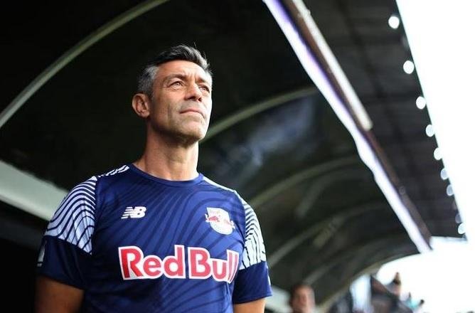 Caixinha tinha acerto verbal com o Gr&ecirc;mio, mas n&atilde;o enviou resposta do contrato