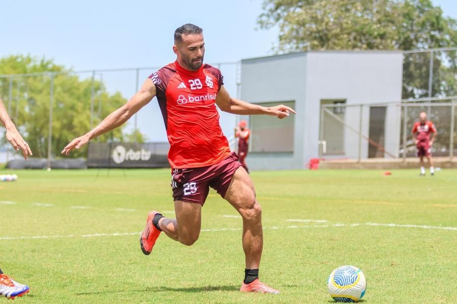 Thiago Maia estaria em negocia&ccedil;&atilde;o com o Santos