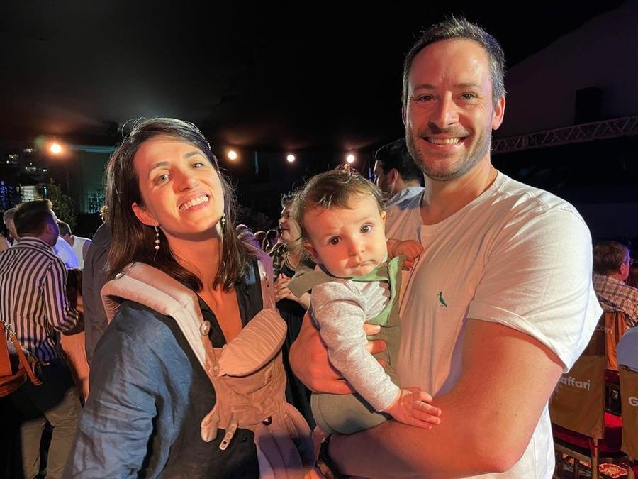 Martha Goldani com o filho Rafael e o marido, C&aacute;ssio Weber, no Concerto Zaffari de Natal