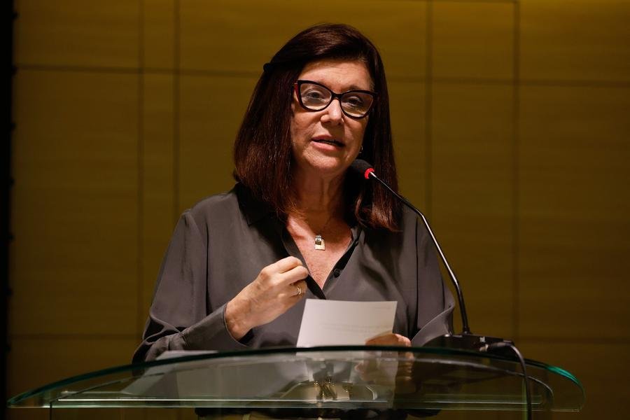 &ldquo;A gente olha a paridade internacional, os custos de importa&ccedil;&atilde;o e exporta&ccedil;&atilde;o e a capacidade de absor&ccedil;&atilde;o do nosso p&uacute;blico no mercado", disse Magda