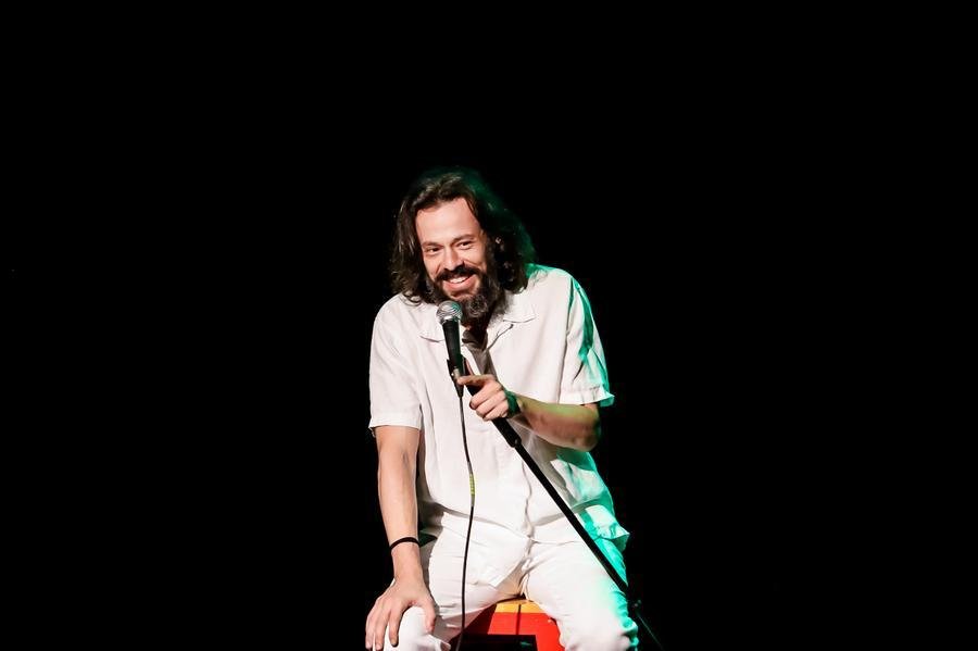 Ga&uacute;cho radicado em S&atilde;o Paulo, Nando Viana apresenta "Como faz para ficar aqui?", no dia 8 de fevereiro, 20h, no BarraShopping Sul, pelo 26&ordm; Porto Ver&atilde;o Alegre