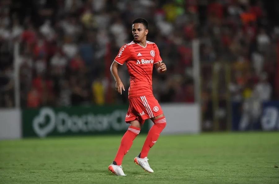 Lucas Ramos teve oportunidades, mas n&atilde;o conseguiu espa&ccedil;o no grupo colorado