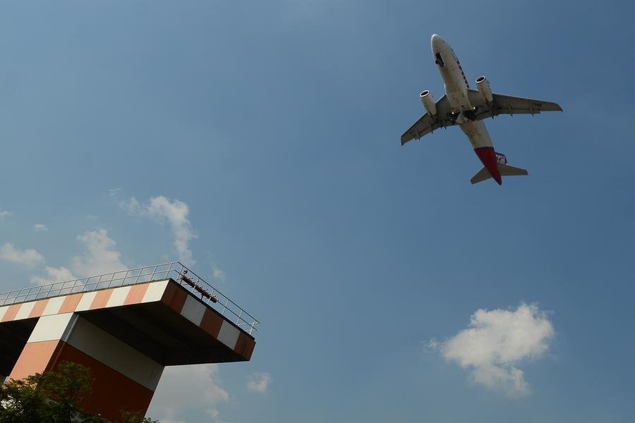 Queda de avi&otilde;es ocorre principalmente por conta de erros humanos