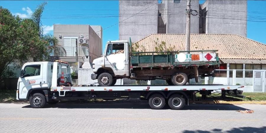 No caminh&atilde;o, que foi recolhido ao dep&oacute;sito do DETRAN, haviam 220 botij&otilde;es de g&aacute;s GLP