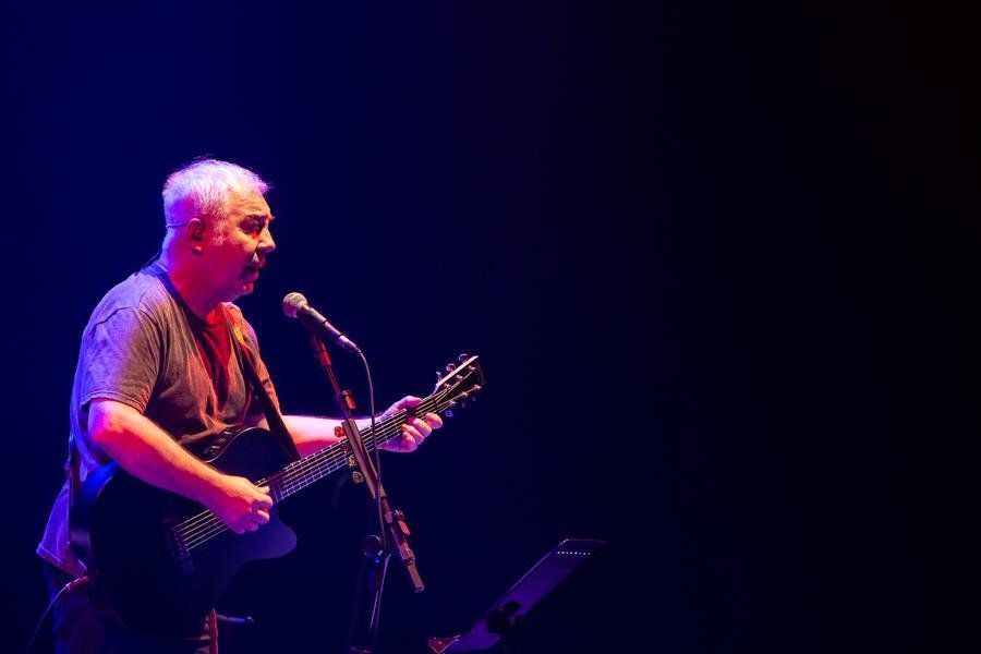 Cantor e compositor ga&uacute;cho vai &lsquo;viajar&rsquo; por suas composi&ccedil;&otilde;es