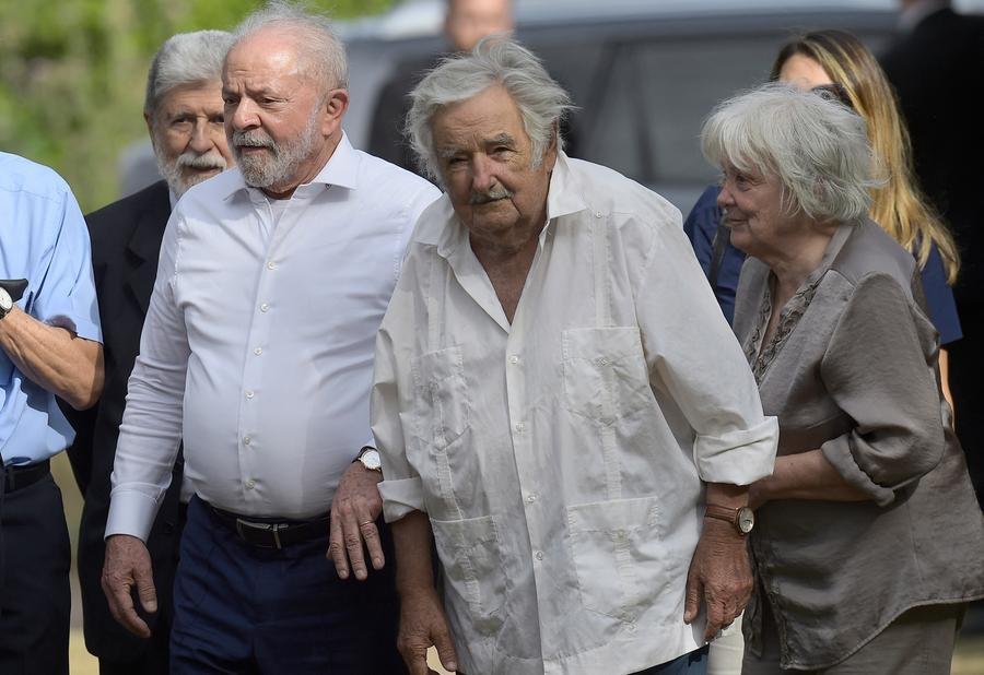 Mujica anuncia que c&acirc;ncer se espalhou pelo corpo e que n&atilde;o se submeter&aacute; a novo&nbsp;tratamento