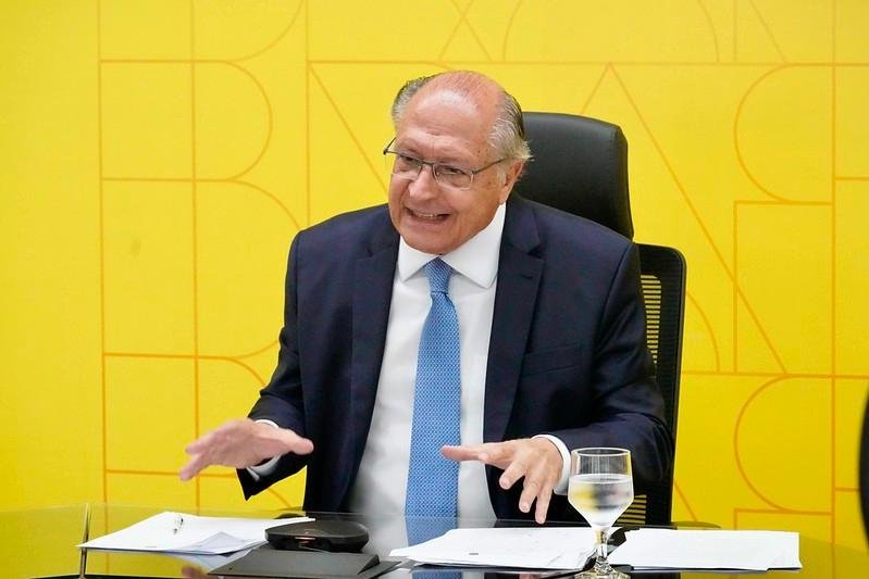 Alckmin avaliou como "retrocesso" a decis&atilde;o da Meta de encerrar a checagem de fatos
