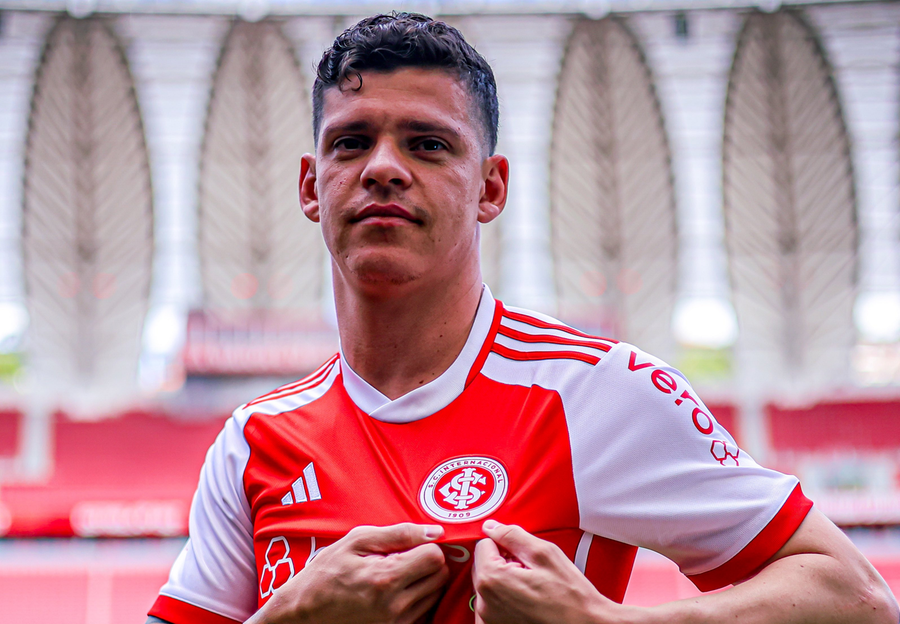 Ronaldo come&ccedil;ou a carreira no Flamengo, mas estava no Juventude at&eacute; dezembro passado