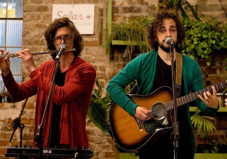 O show combina composi&ccedil;&otilde;es originais e parcerias