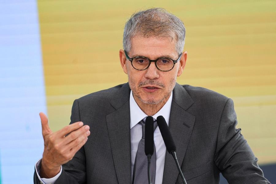 Sid&ocirc;nio Palmeira toma posse de governo