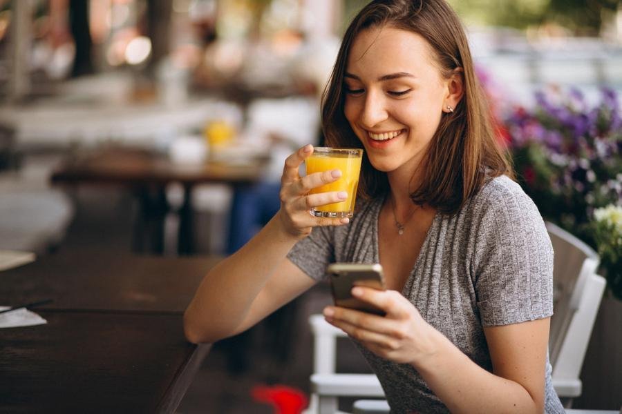O perigo n&atilde;o est&aacute; nas frutas, e sim nos alimentos industrializados com frutose adicionada